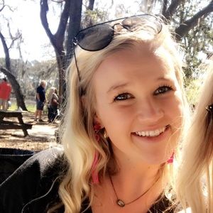 Meet your Posher, Kaycie